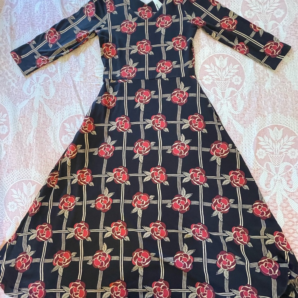 Pact Fit And Flare Party Party Dress Floral Patterned Fabric in Black and Red - Picture 9 of 10